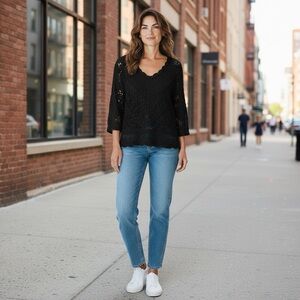 055 - 🌻 Crochet Lace Top